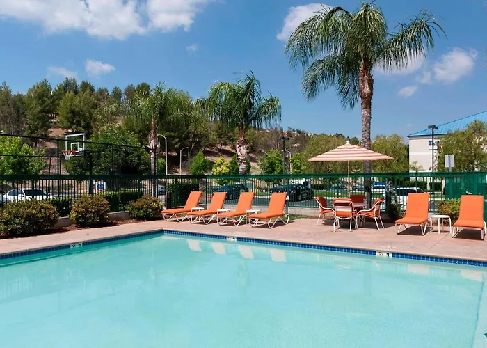 Your Ultimate Guide to the Best Hotels Near Santa Clarita