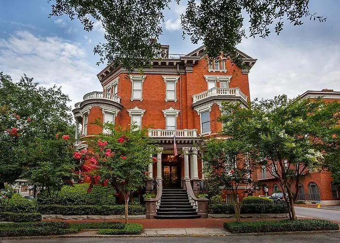 Discover the Best Hotels in Savannah Historic District for a Memorable Stay