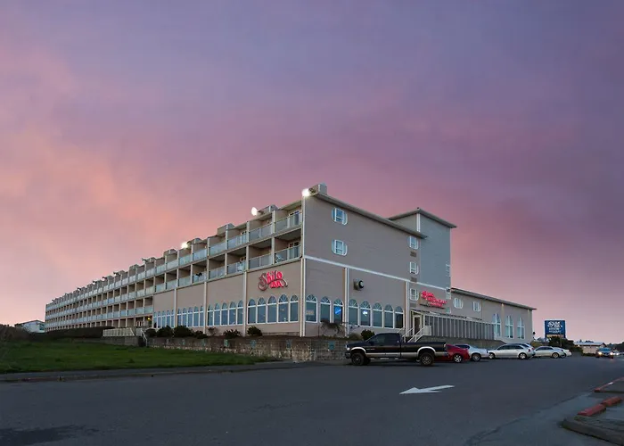 Top Picks: Ocean Shores Hotels on the Beach for Every Traveler