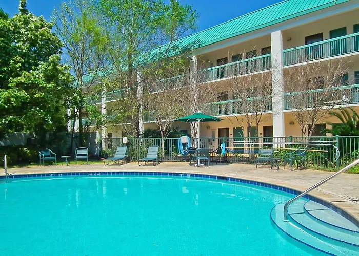 Top Recommended Hotels in Foley, AL: Where Comfort Meets Convenience